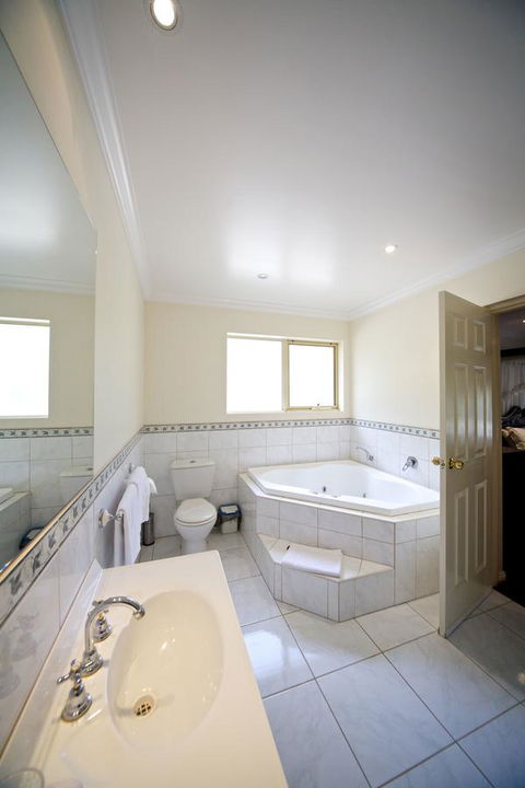 Sanctuary House Resort Motel - Accommodation NT 7