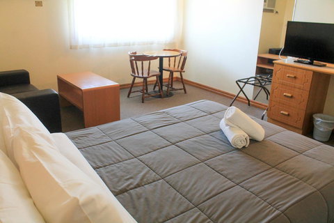 St Georges Motor Inn - Accommodation NT 33