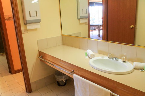 St Georges Motor Inn - Accommodation NT 23