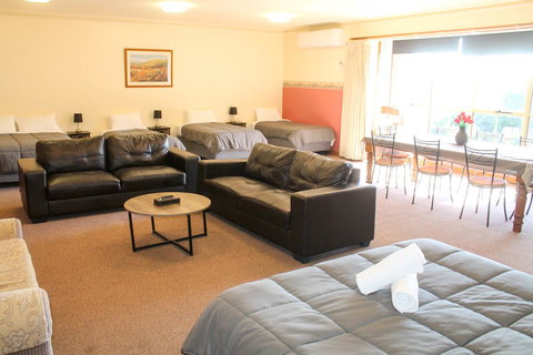 St Georges Motor Inn - Accommodation NT 24