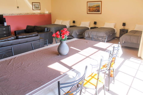 St Georges Motor Inn - Accommodation NT 28