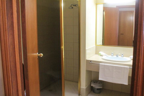 St Georges Motor Inn - Accommodation NT 6