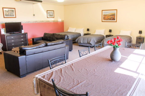 St Georges Motor Inn - Accommodation NT 27