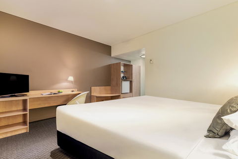 Ibis Melbourne Hotel And Apartments - Accommodation NT 6