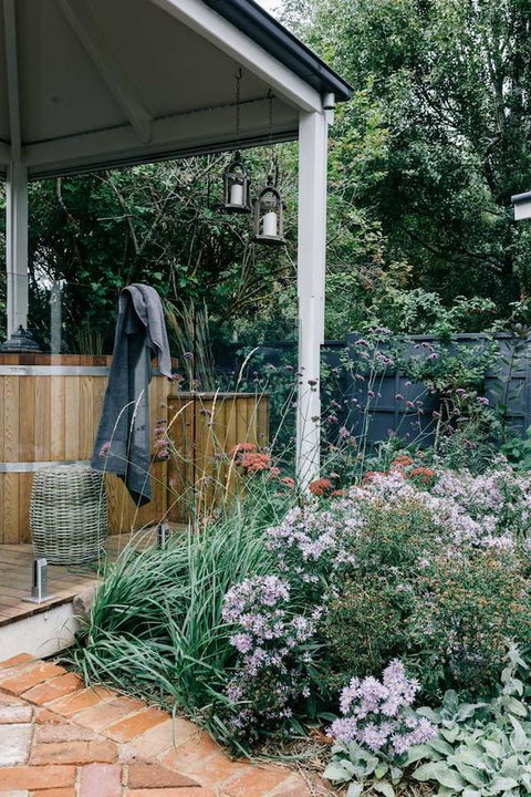 Acre Of Roses - Accommodation NT 19