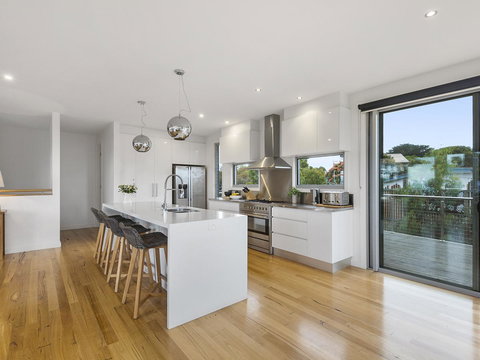 Aireys Ocean View - Accommodation NT 6