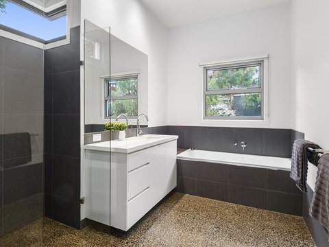 Aireys Ocean View - Accommodation NT 9