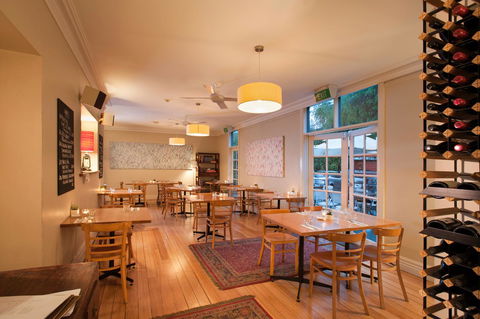Athelstane House - Accommodation NT 10