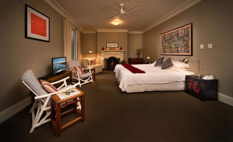 Athelstane House - Accommodation NT 21