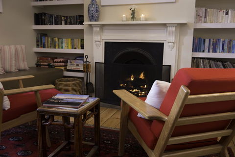 Athelstane House - Accommodation NT 35