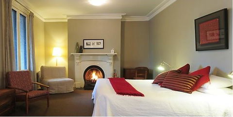Athelstane House - Accommodation NT 8