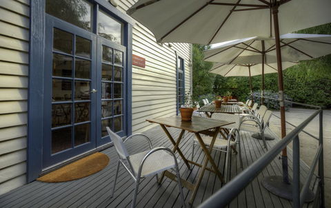 Athelstane House - Accommodation NT 33