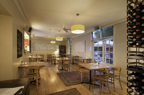 Athelstane House - Accommodation NT 38