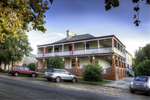 Athelstane House - Accommodation NT 9