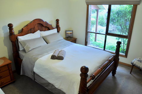 Crimea Retreat - Accommodation NT 8