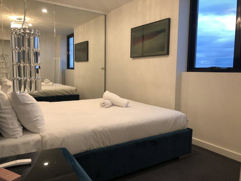 Crown Boutique S Collection - Accommodation NT 9