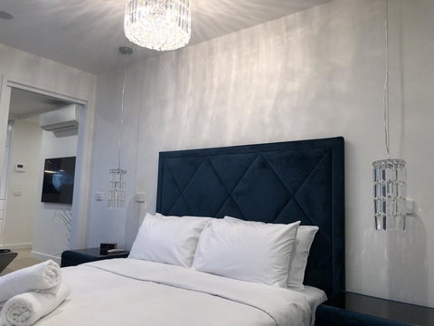 Crown Boutique S Collection - Accommodation NT 10