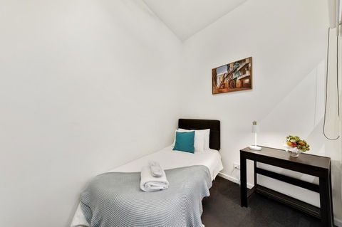 Signature Waterfront Apartments - Accommodation NT 1