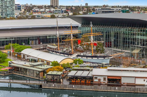 Signature Waterfront Apartments - Accommodation NT 23