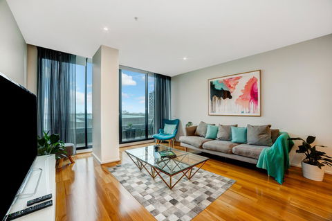 Signature Waterfront Apartments - Accommodation NT 15