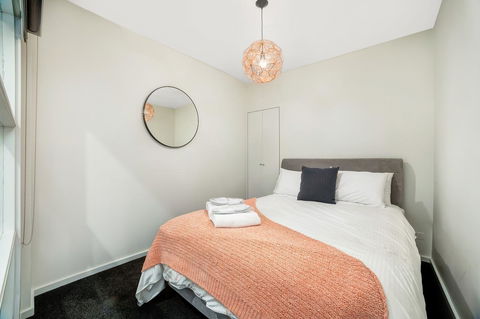 Signature Waterfront Apartments - Accommodation NT 19
