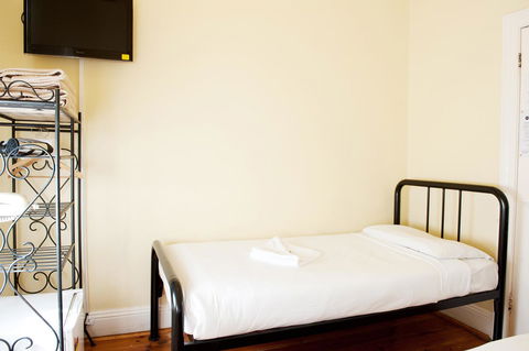 Hotel Claremont Guest House - NT Tourism 5