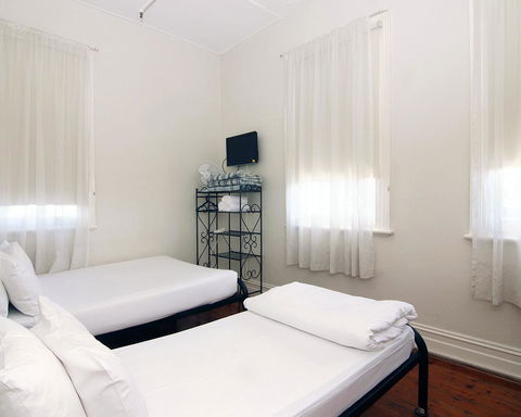Hotel Claremont Guest House - NT Tourism 13