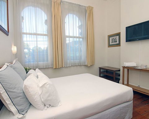 Hotel Claremont Guest House - NT Tourism 8