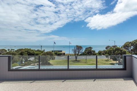 Blairgowrie Apartment 1 - On The Beach - Accommodation NT 17