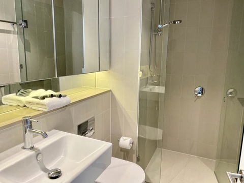 JC Waterfront Apartments On Collins - Accommodation NT 6