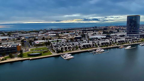 JC Waterfront Apartments On Collins - Accommodation NT 8
