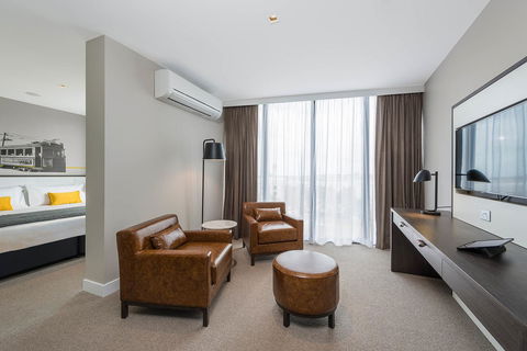 Peppers Docklands - Accommodation NT 28