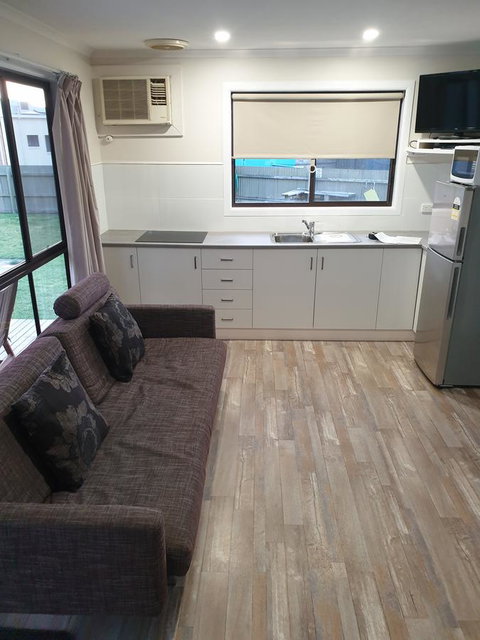 Beachcomber Holiday Units - Accommodation NT 3