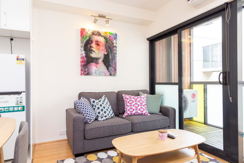 Canvas Suites On Russell Place - Accommodation NT 17