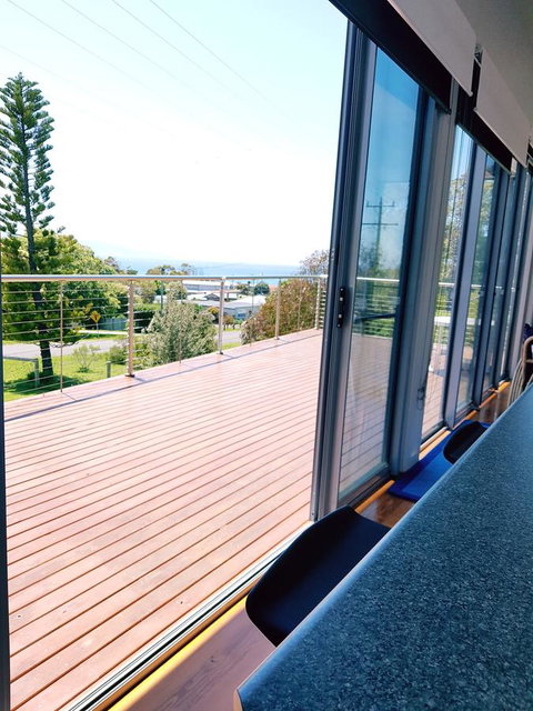 Beach Retreat Apartment Marengo - Accommodation NT 14