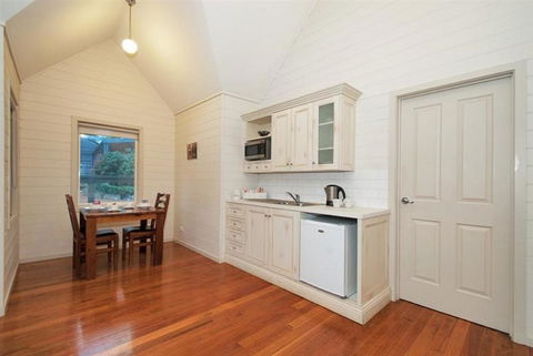 Two Truffles Cottages - Accommodation NT 14
