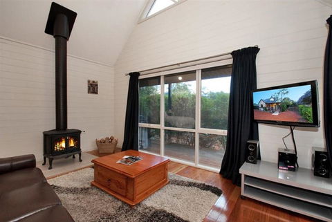 Two Truffles Cottages - Accommodation NT 13