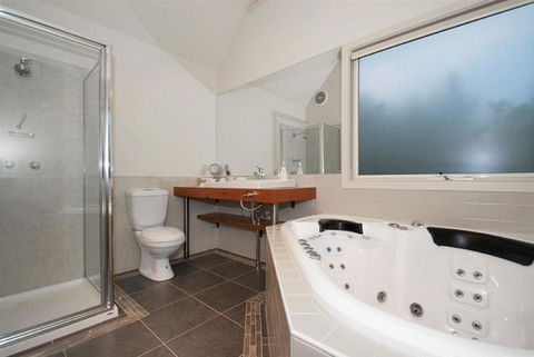 Two Truffles Cottages - Accommodation NT 7