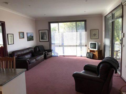 Eagle Bay Views - Accommodation NT 10
