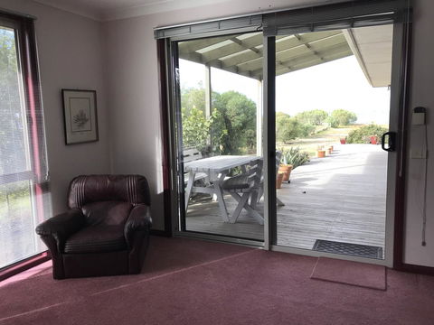 Eagle Bay Views - Accommodation NT 7