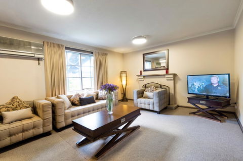 Eltham Gateway Hotel & Conference Centre - Accommodation NT 35