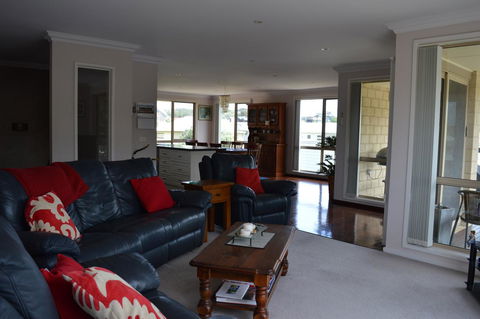 Ocean View Beach House - Accommodation NT 14