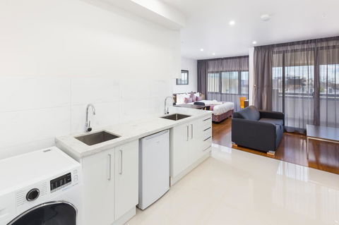City Edge Dandenong Apartment Hotel - Accommodation NT 10