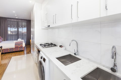 City Edge Dandenong Apartment Hotel - Accommodation NT 9