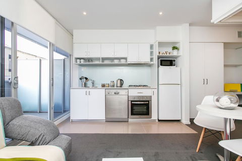 Complete Host The River Apartments - NT Tourism 0