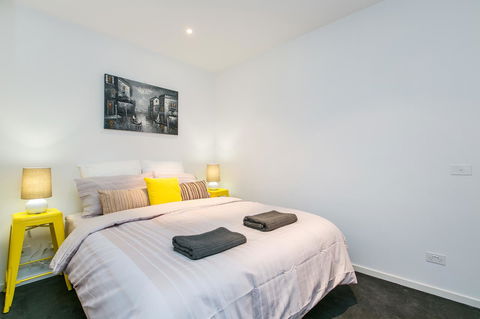 Complete Host The River Apartments - NT Tourism 2