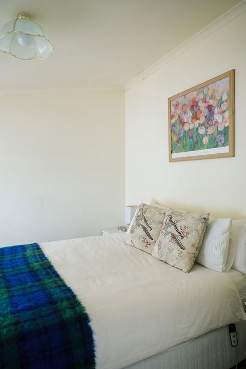 Miss Pym's Cottage - Accommodation NT 16