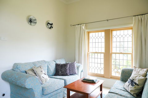 Miss Pym's Cottage - Accommodation NT 40