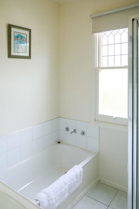 Miss Pym's Cottage - Accommodation NT 10