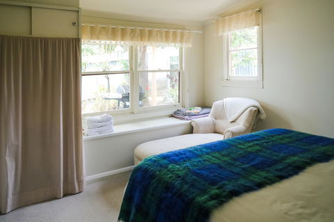 Miss Pym's Cottage - Accommodation NT 17